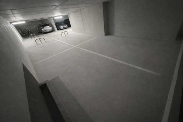 À vendre : 4 parking - VOILES DU CAP - 5/7