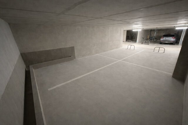 À vendre : 4 parking - VOILES DU CAP - 6/7