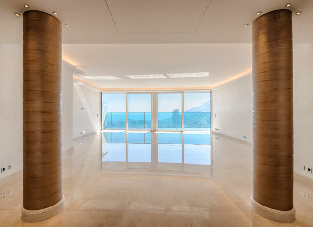 TOUR ODÉON – 5 ROOM APARTMENT ON A HIGH FLOOR FOR SALE - 2/13