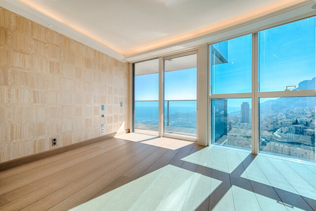 TOUR ODÉON – 5 ROOM APARTMENT ON A HIGH FLOOR FOR SALE - 4/13