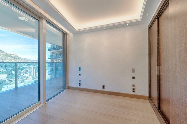 TOUR ODÉON – 5 ROOM APARTMENT ON A HIGH FLOOR FOR SALE - 9/13