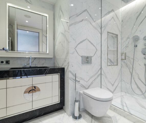 TOUR ODÉON – 5 ROOM APARTMENT ON A HIGH FLOOR FOR SALE - 11/13