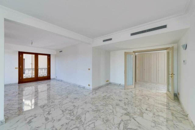 Villa Hermosa: Elegante trilocale nel Carrè d'Or - 3/7