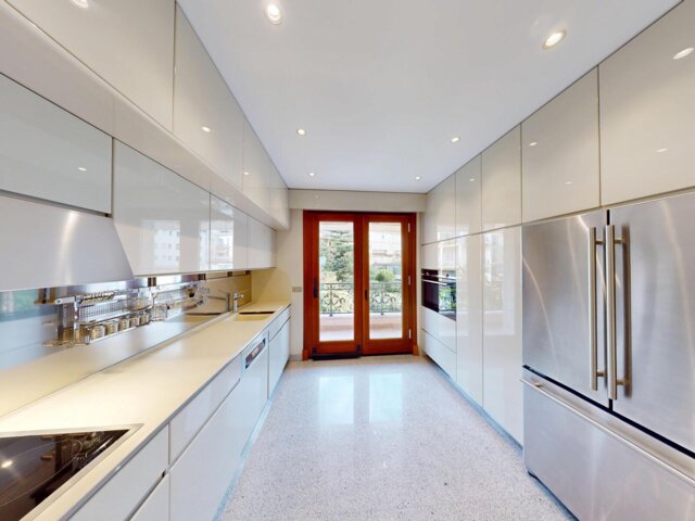 Prestigious property in Carré d'Or - 6/13