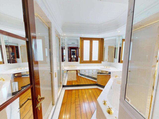 Prestigious property in Carré d'Or - 8/13